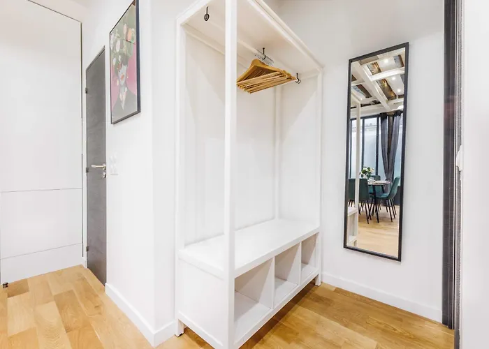 Chic In Ideally Located For 6p Διαμέρισμα *