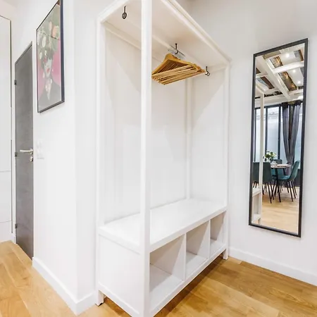 Chic In Ideally Located For 6p Διαμέρισμα *