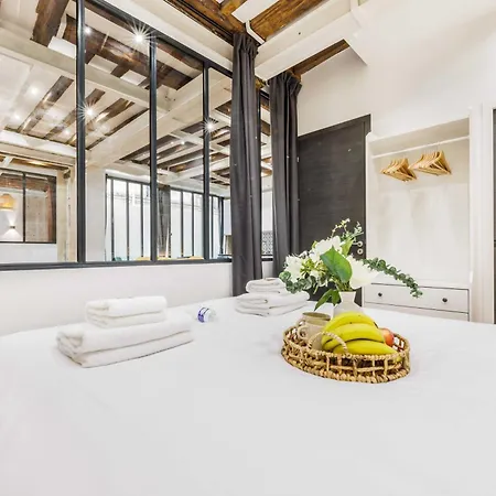 Chic In Ideally Located For 6p