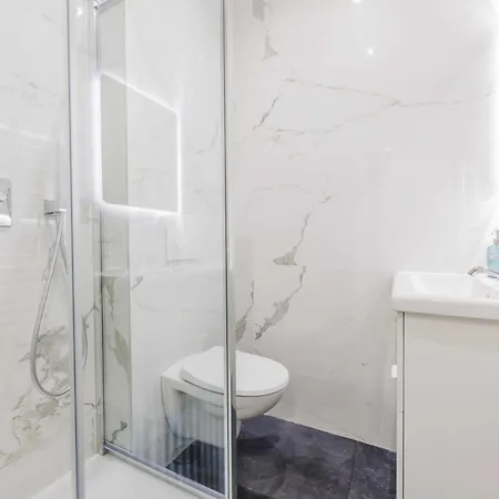 Chic In Ideally Located For 6p Appartamento *