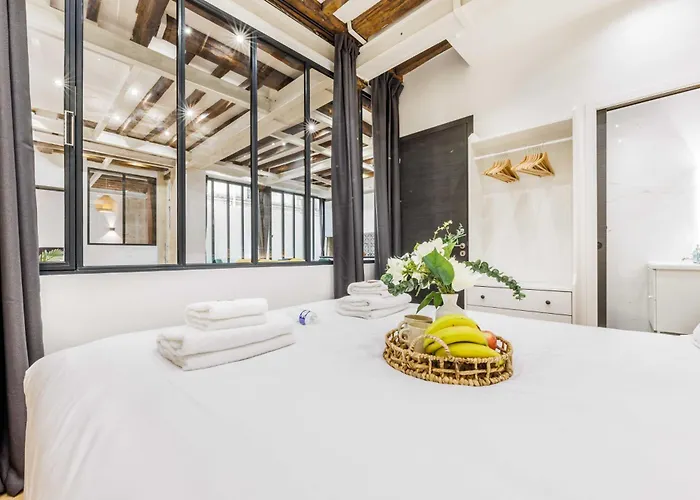 Chic In Ideally Located For 6p