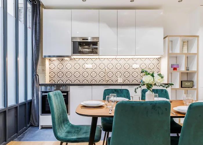 Chic In Ideally Located For 6p Parigi