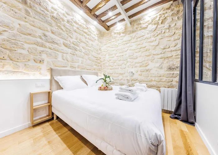 Chic In Ideally Located For 6p Parigi